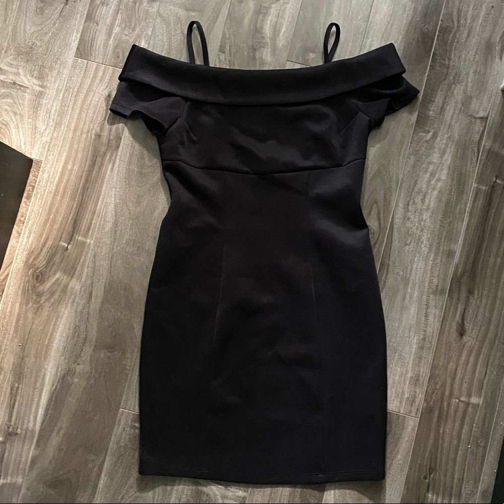 Suzy Shier Off the Shoulder Cap Sleeve Mini Dress
